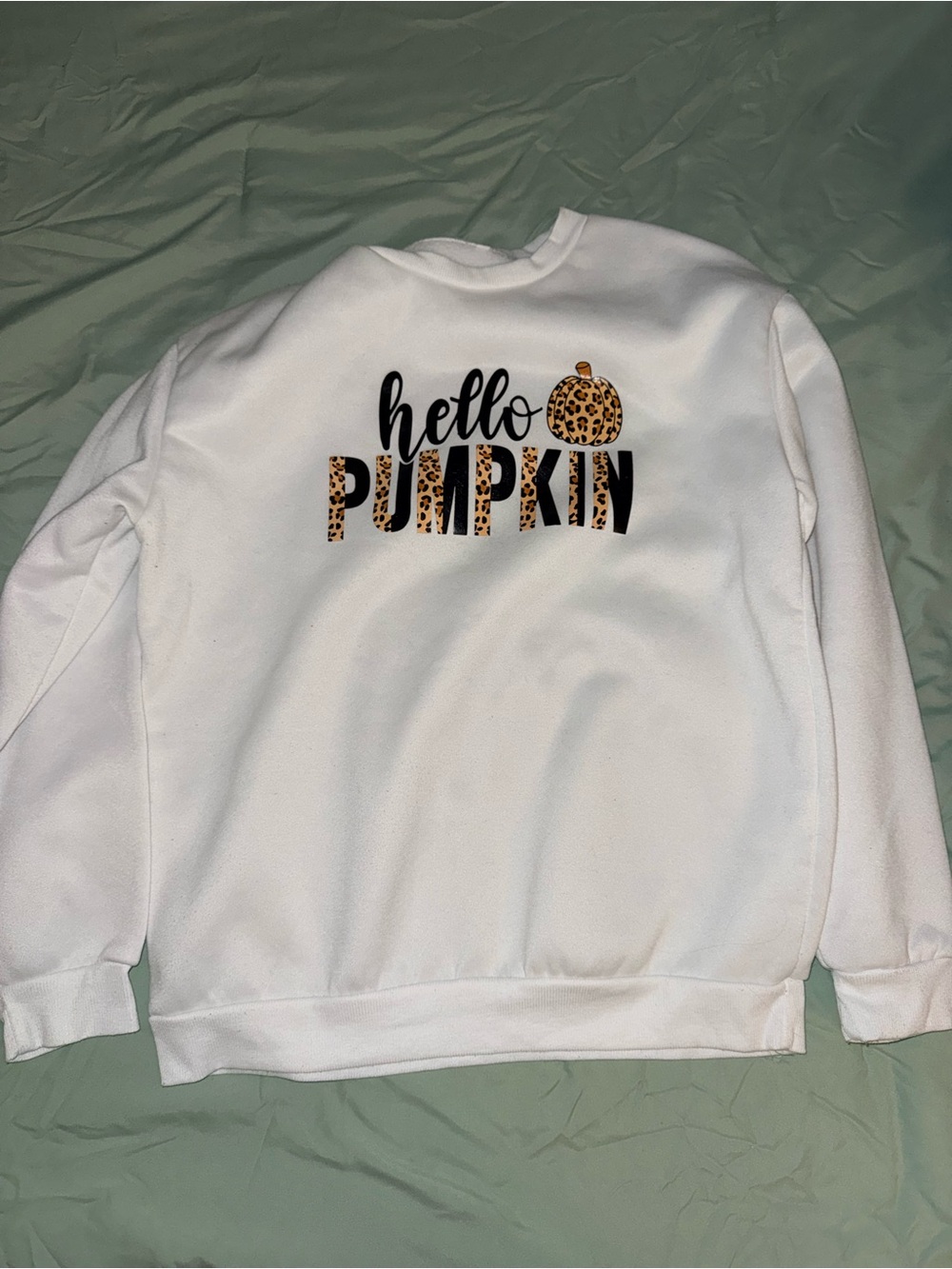 SHEIN White Crewneck Sweatshirt with Leopard Pumpkin Graphic